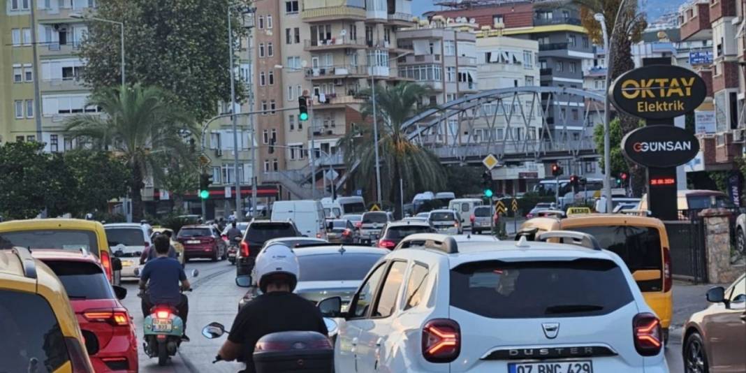 Alanyalı Trafiğe Çıkmak İstemiyor! 1